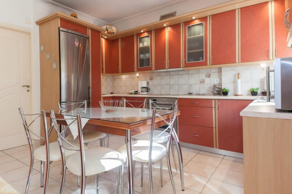 Scenic Balcony Apt In Vibrant Petralona Афины Экстерьер фото