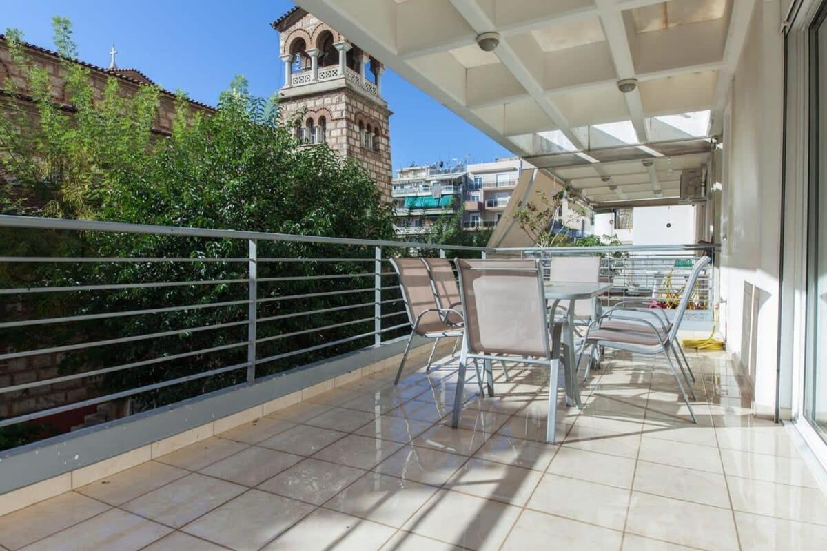 Scenic Balcony Apt In Vibrant Petralona Афины Экстерьер фото