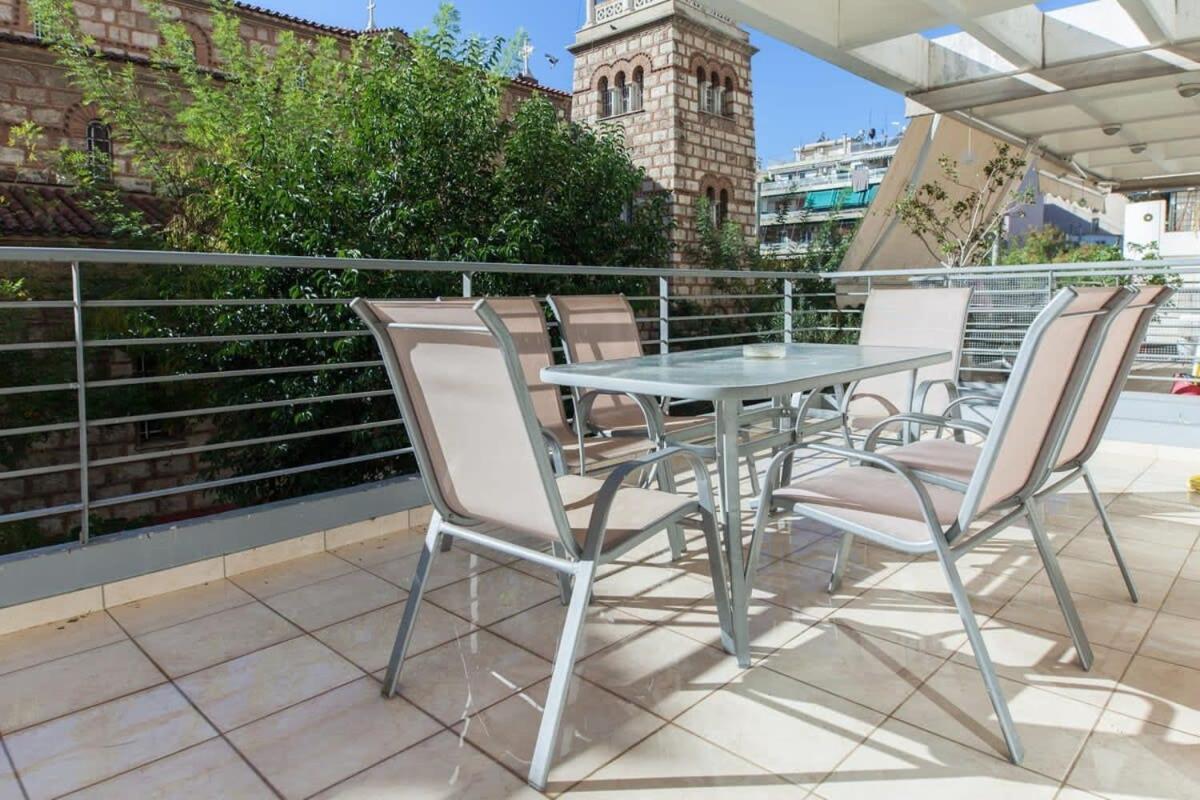 Scenic Balcony Apt In Vibrant Petralona Афины Экстерьер фото