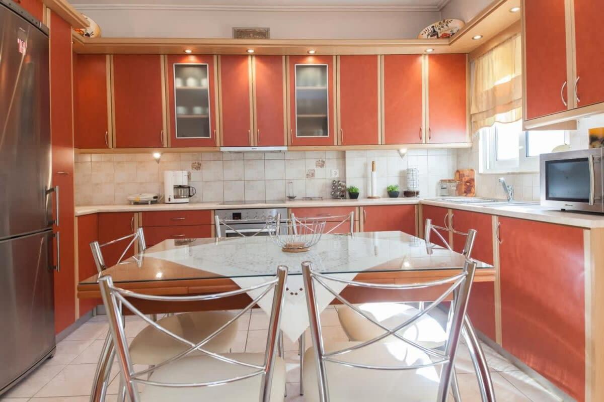Scenic Balcony Apt In Vibrant Petralona Афины Экстерьер фото